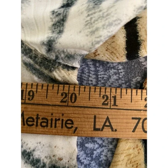 Animal Print Tie Front Blouse Roll Tab Sleeves Woman Size S‎ - Picture 5 of 9